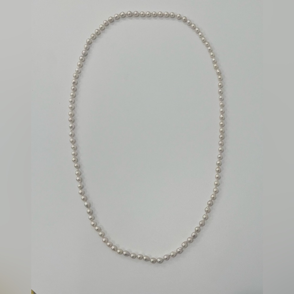Elegant White Baroque Pearl Necklace